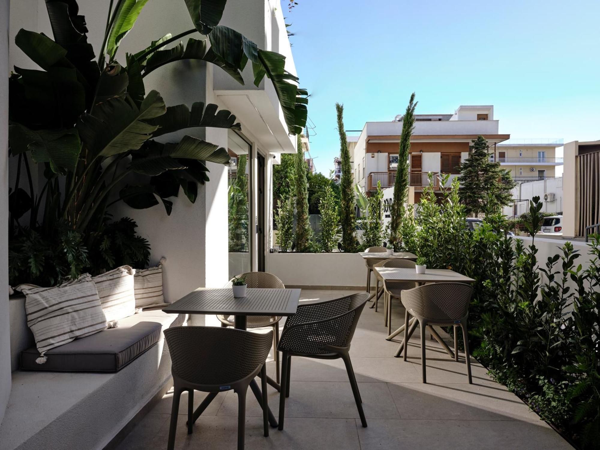 Bond Smart Living Suites Atena Exterior foto